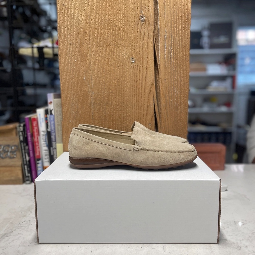 Geox Beige Suede Dress Shoes. (Size 9)